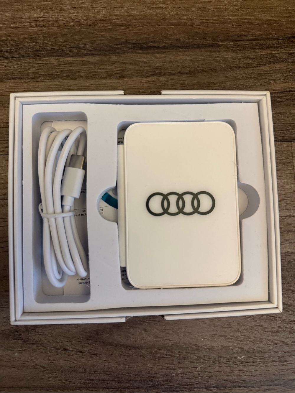 NEW Audi 3-in-1 Foldable Magnetic Wireless Charger QC-1088 White